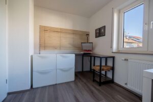 Büro / Kinderzimmer 1