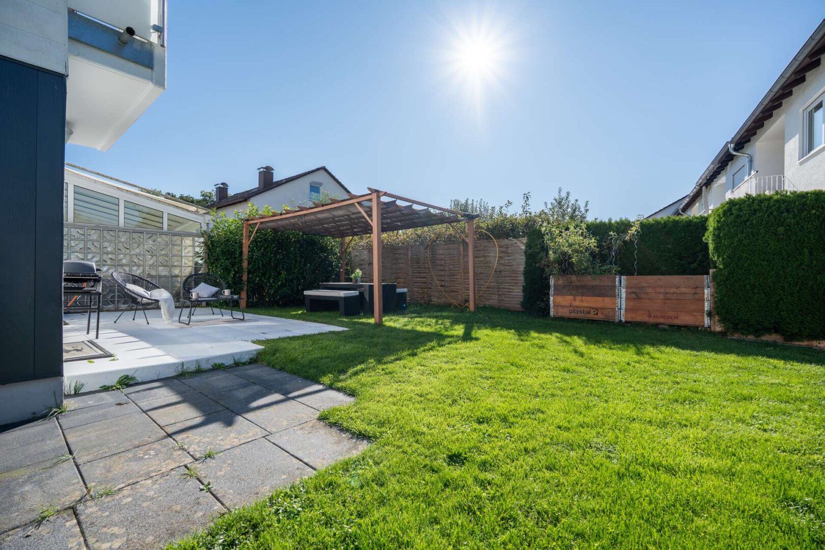 Garten mit Terrasse