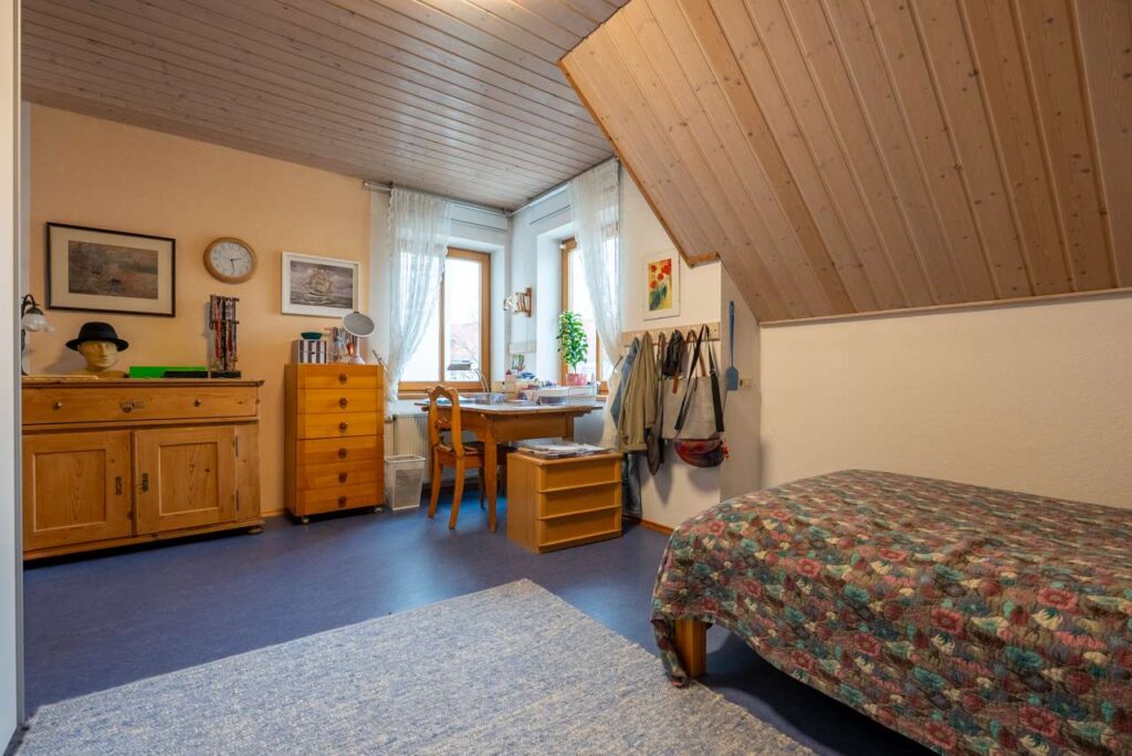 Zimmer 2 OG
