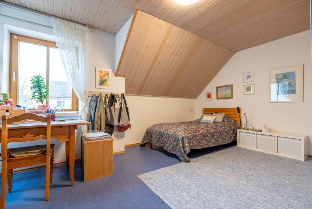 Zimmer 2 OG