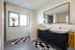 Badezimmer - mit Möbel