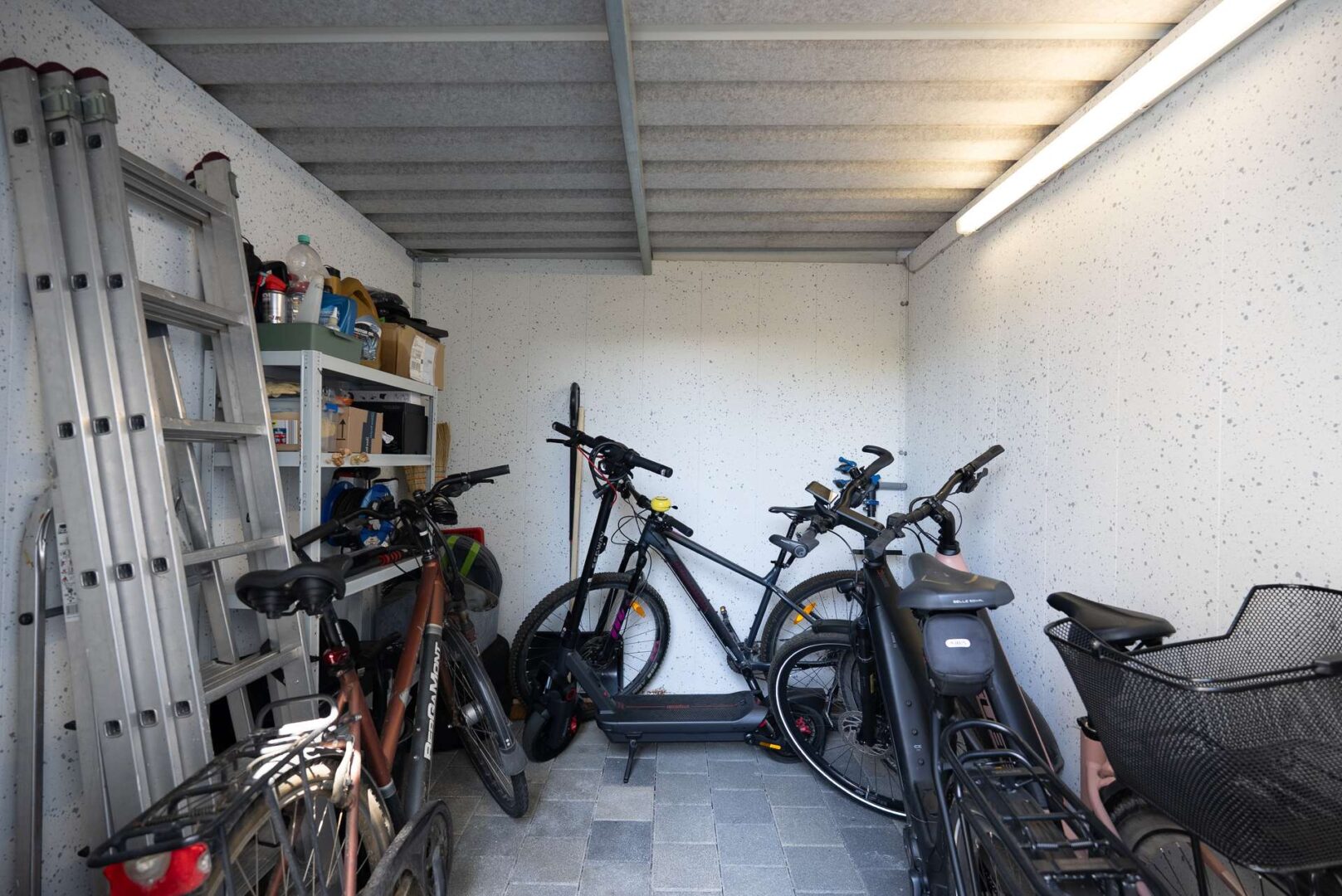 Abstellraum Carport