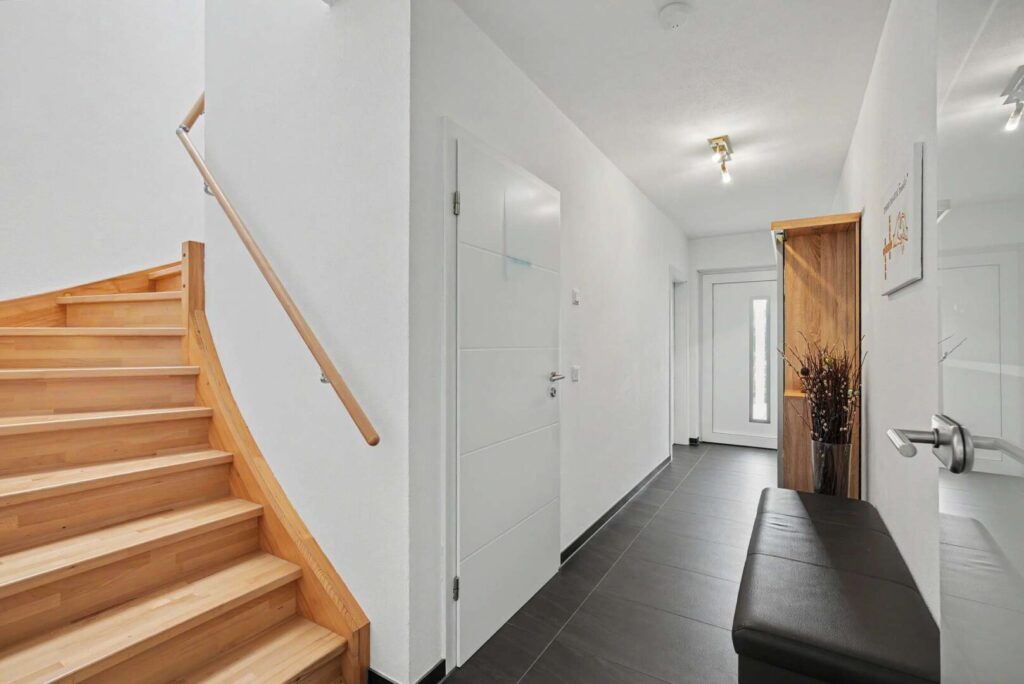 Flur mit Treppe
