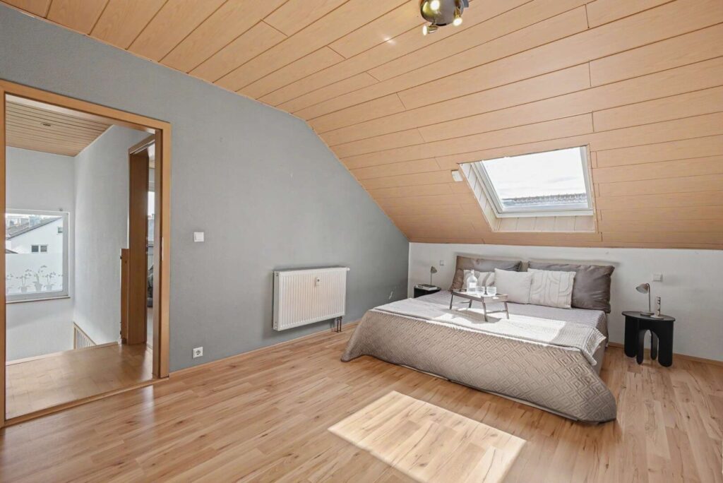 Schlafzimmer DG