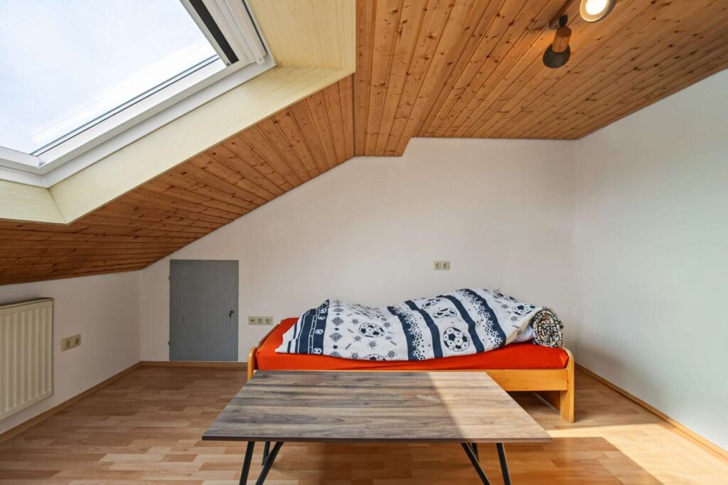 Schlafzimmer DG
