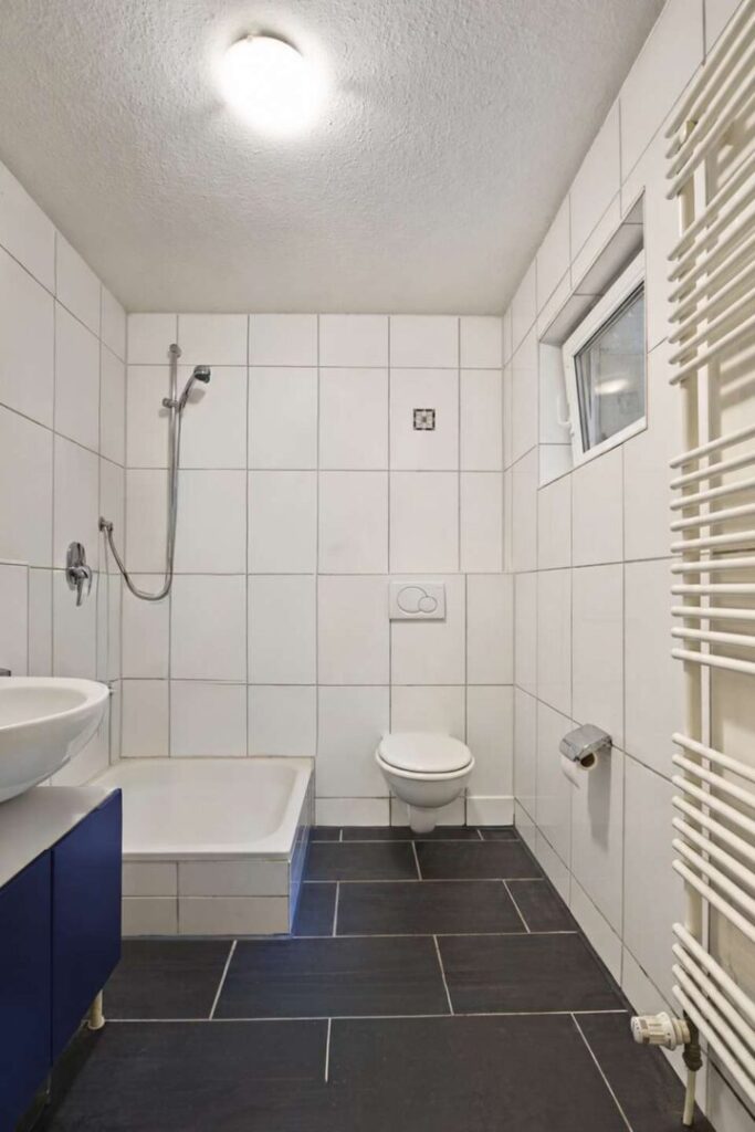 Badezimmer ELW mit KI bearbeitet